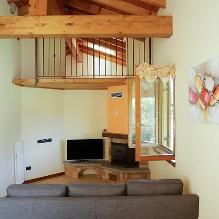 Semesterbostad Casa Elena Ramponio