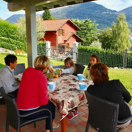 Semesterbostad Casa Elena Ramponio